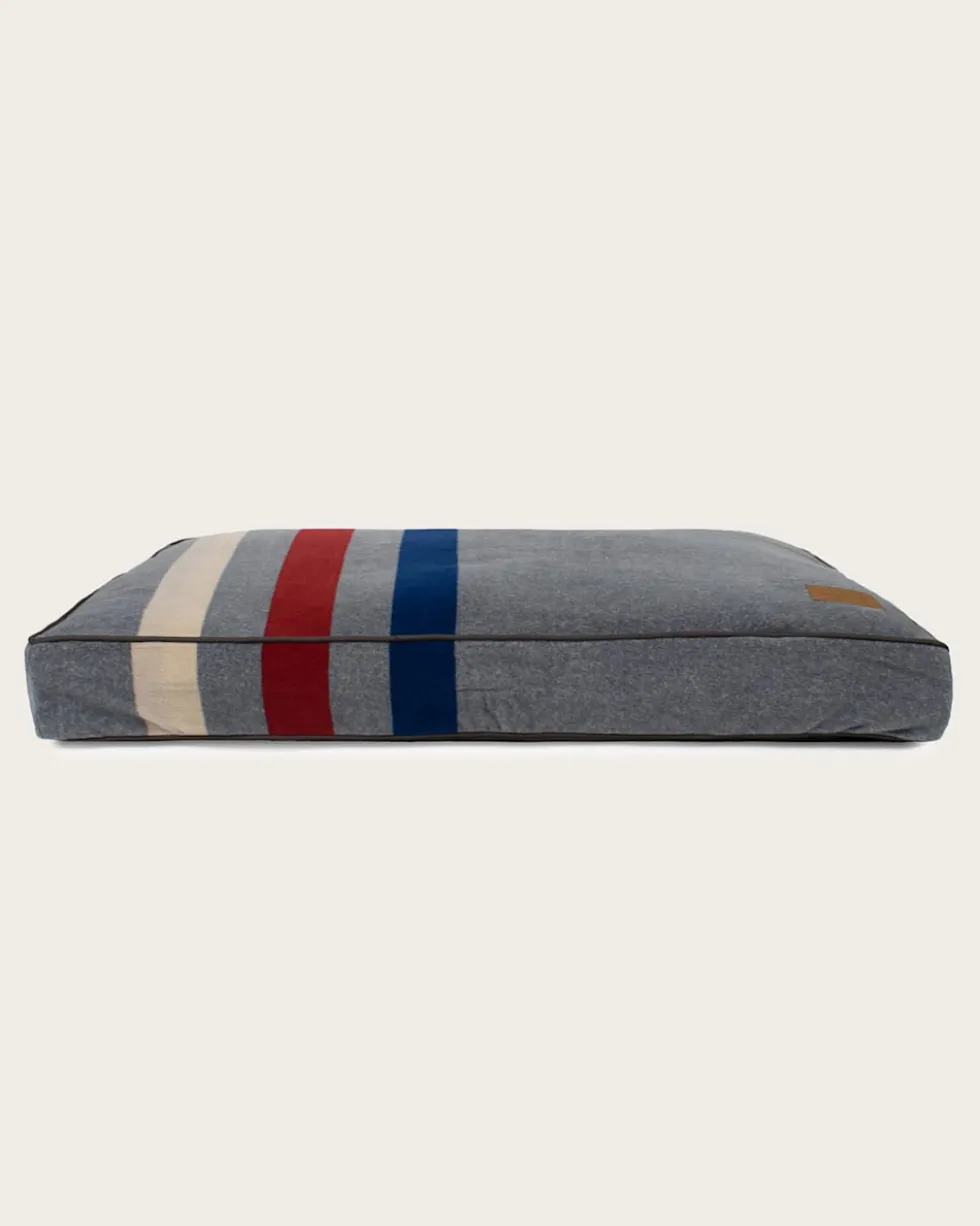 CABIN STRIPE PET BED - NAPPER