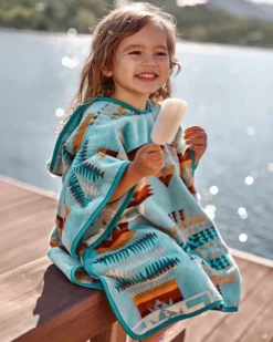 CHIEF JOSEPH HOODED KIDS' TOWEL