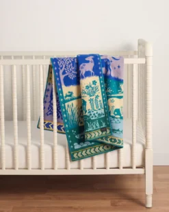 FOLK FOREST CRIB BLANKET