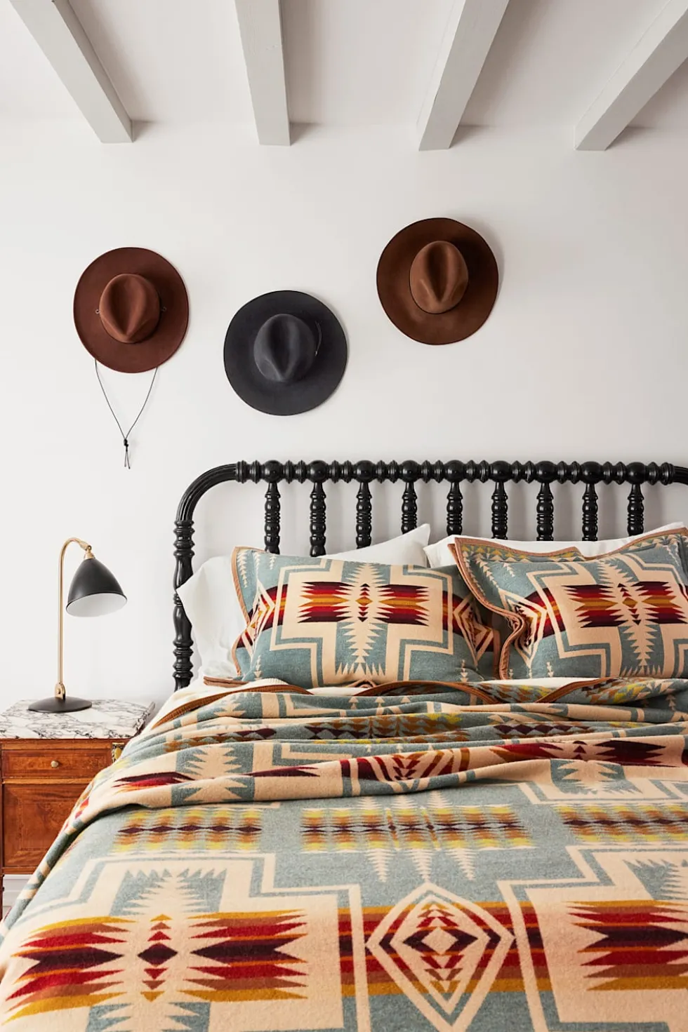 HARDING JACQUARD BEDDING SET