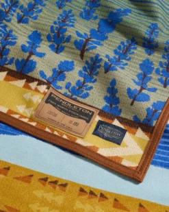 LONGHORN BLUEBELLS THROW