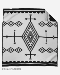 LOS OJOS JACQUARD BEDDING SET