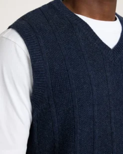 MEN'S MIXED STITCH MERINO SWEATER VEST