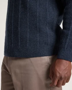 MEN'S MIXED STITCH MERINO V-NECK SWEATER