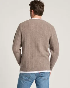 MEN'S MIXED STITCH MERINO V-NECK SWEATER