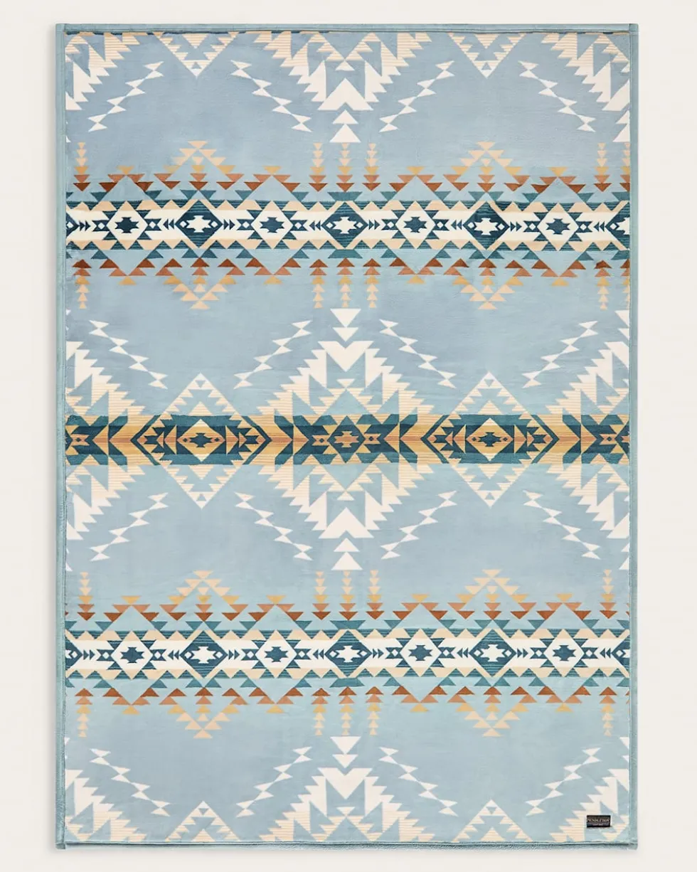 PLUSH REVERSIBLE THROW