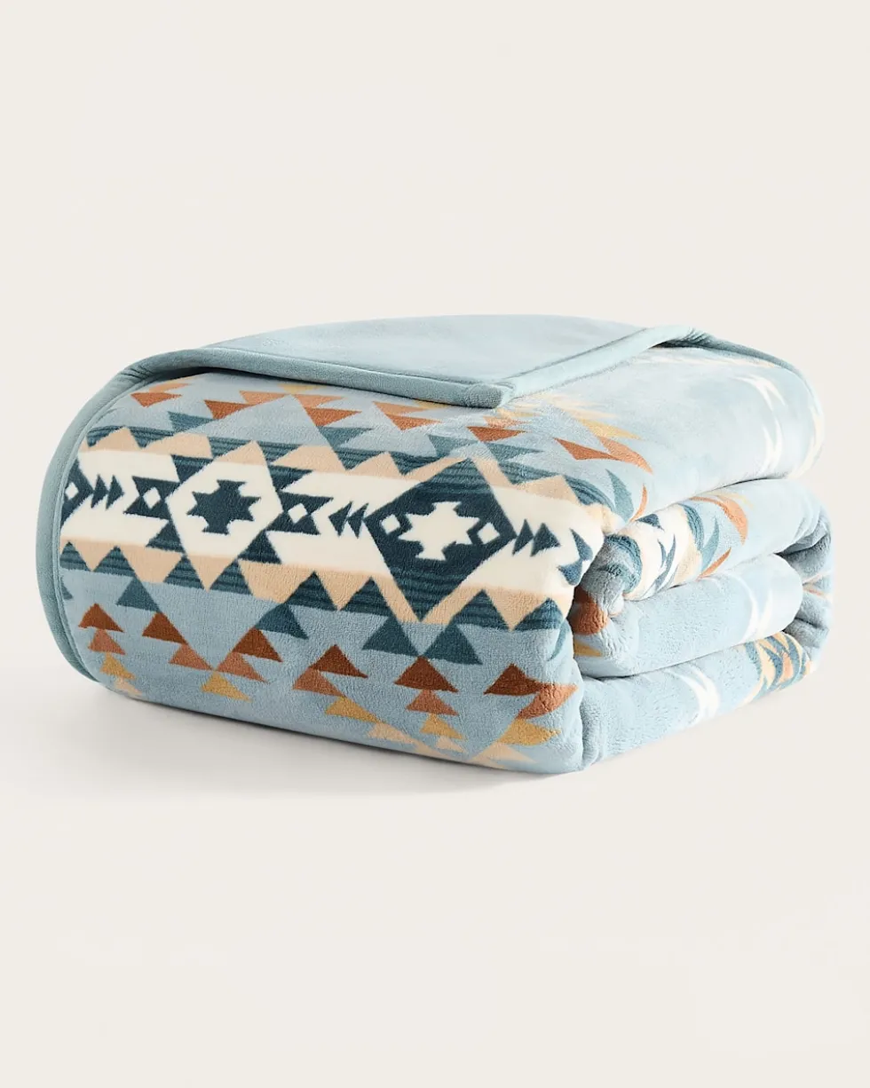 PLUSH REVERSIBLE THROW