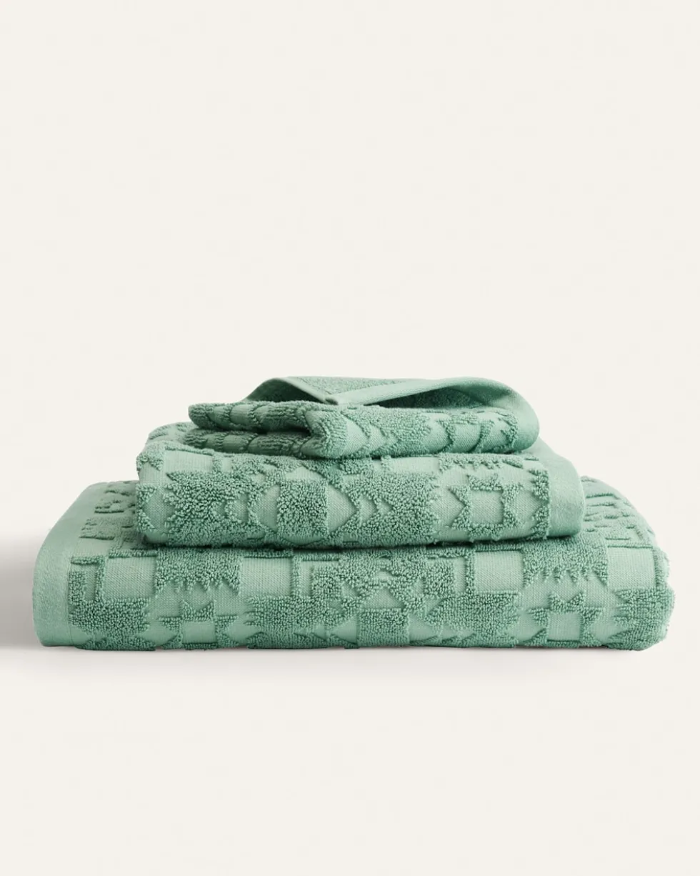 SCULPTED TOWEL COLLECTION