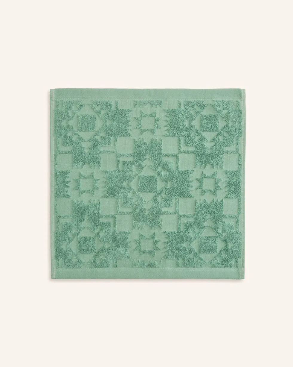 SCULPTED TOWEL COLLECTION