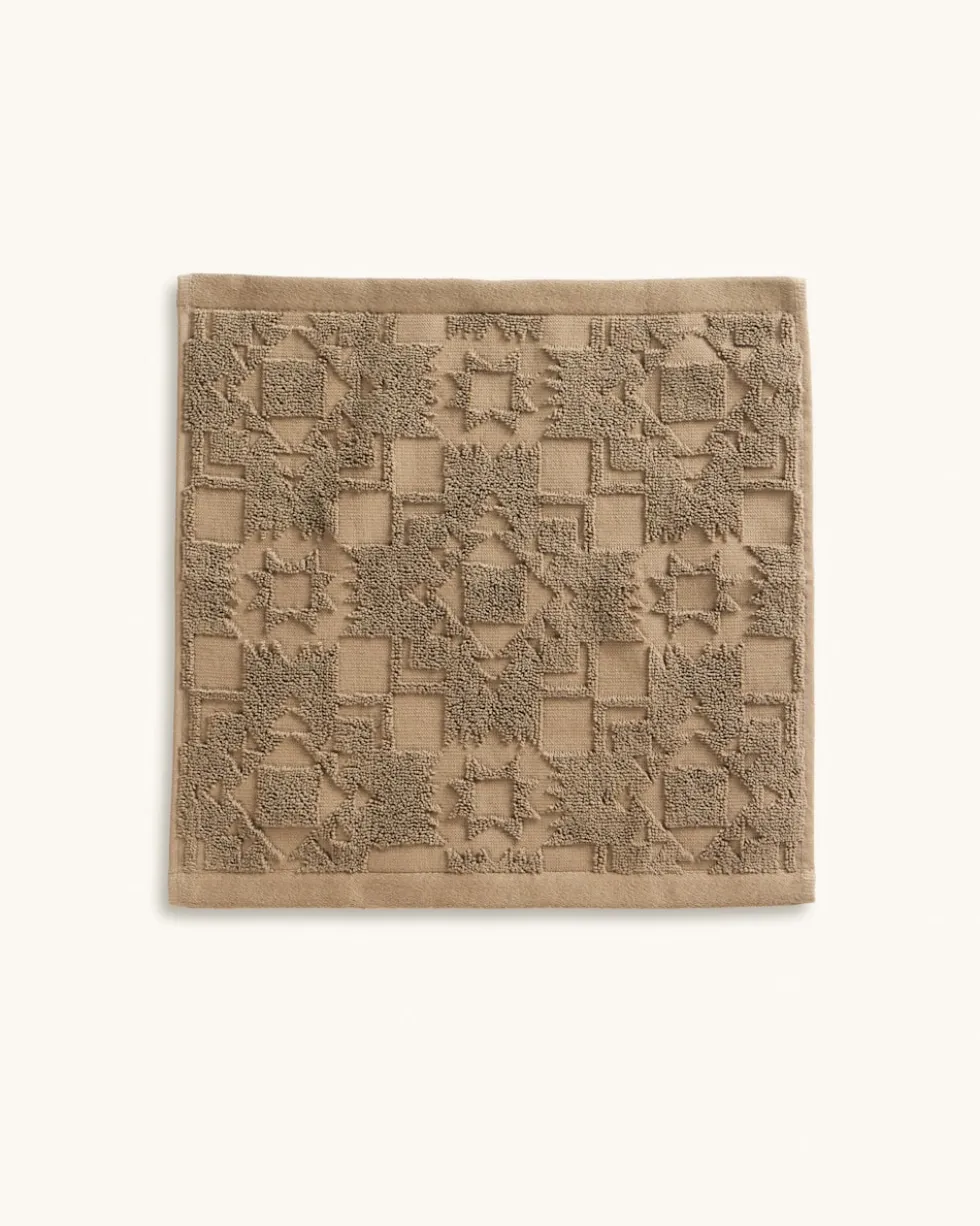 SCULPTED TOWEL COLLECTION