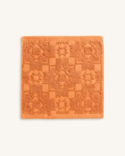 SCULPTED TOWEL COLLECTION