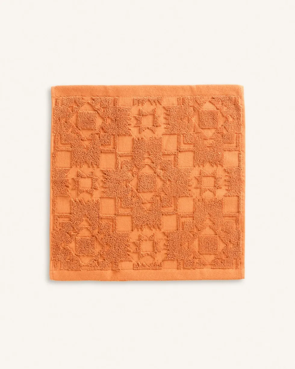 SCULPTED TOWEL COLLECTION