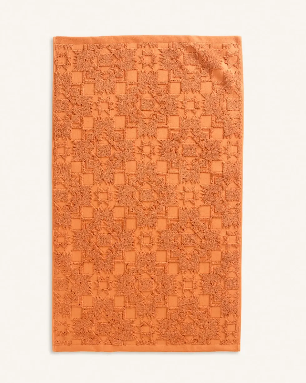 SCULPTED TOWEL COLLECTION