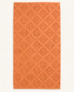 SCULPTED TOWEL COLLECTION