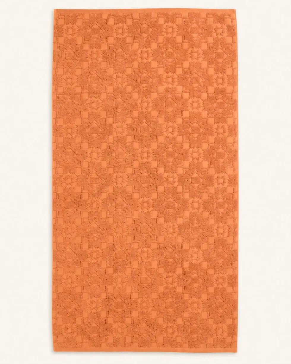 SCULPTED TOWEL COLLECTION