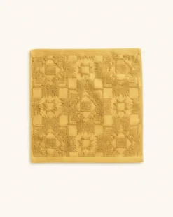 SCULPTED TOWEL COLLECTION