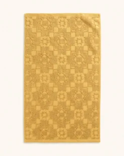 SCULPTED TOWEL COLLECTION