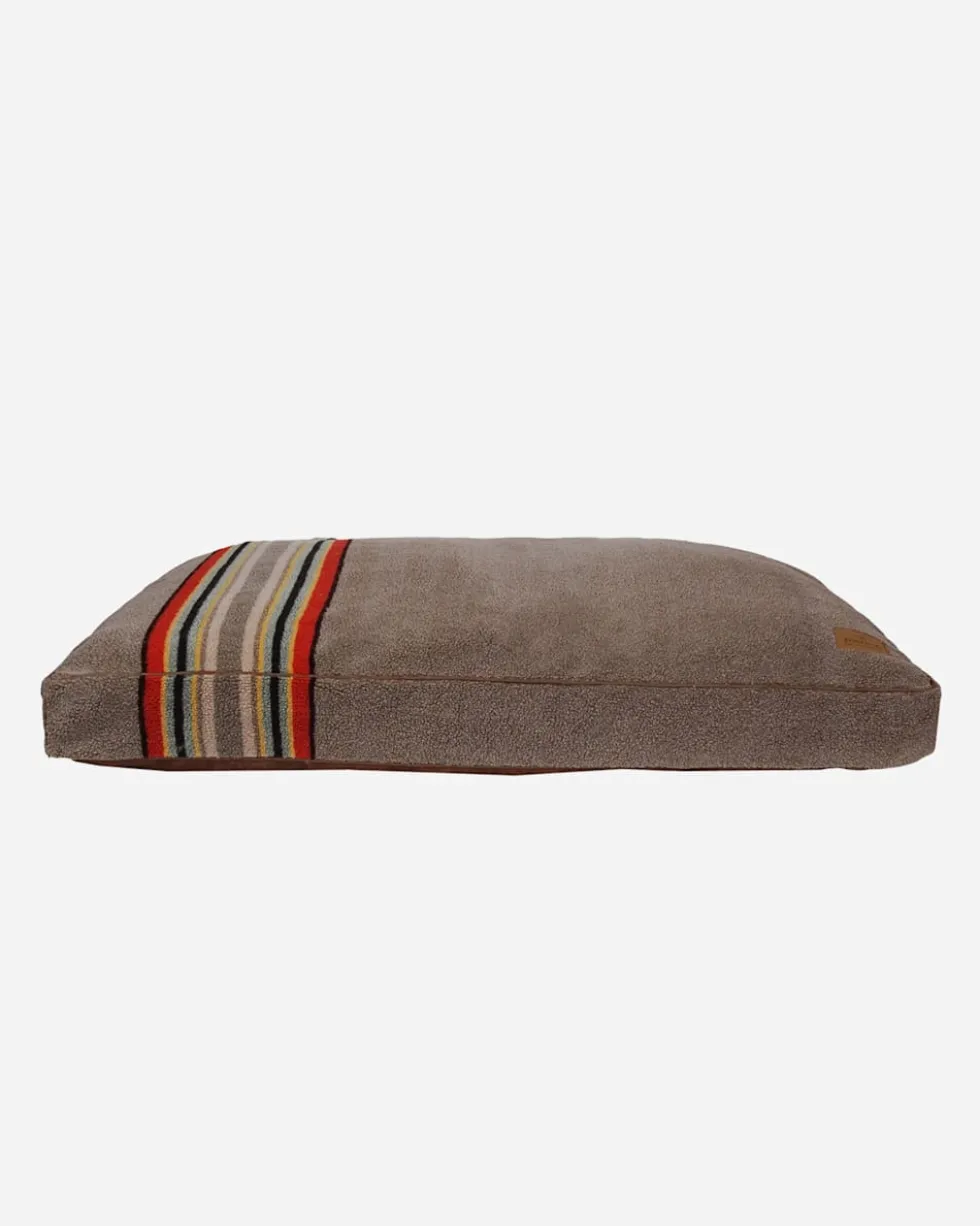 YAKIMA CAMP PET BED - NAPPER