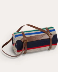YELLOWSTONE NATIONAL PARK THROW WITH CARRIER